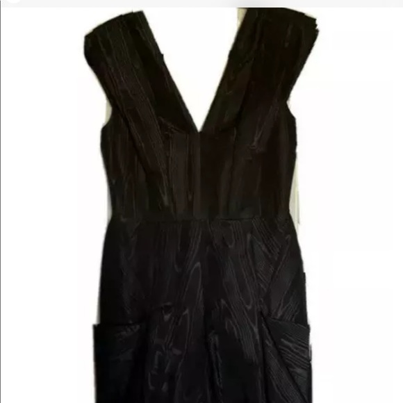 BCBGMAXAZRIA Amerie black bubble hem with pockets V neck dress size 6. - Picture 2 of 9